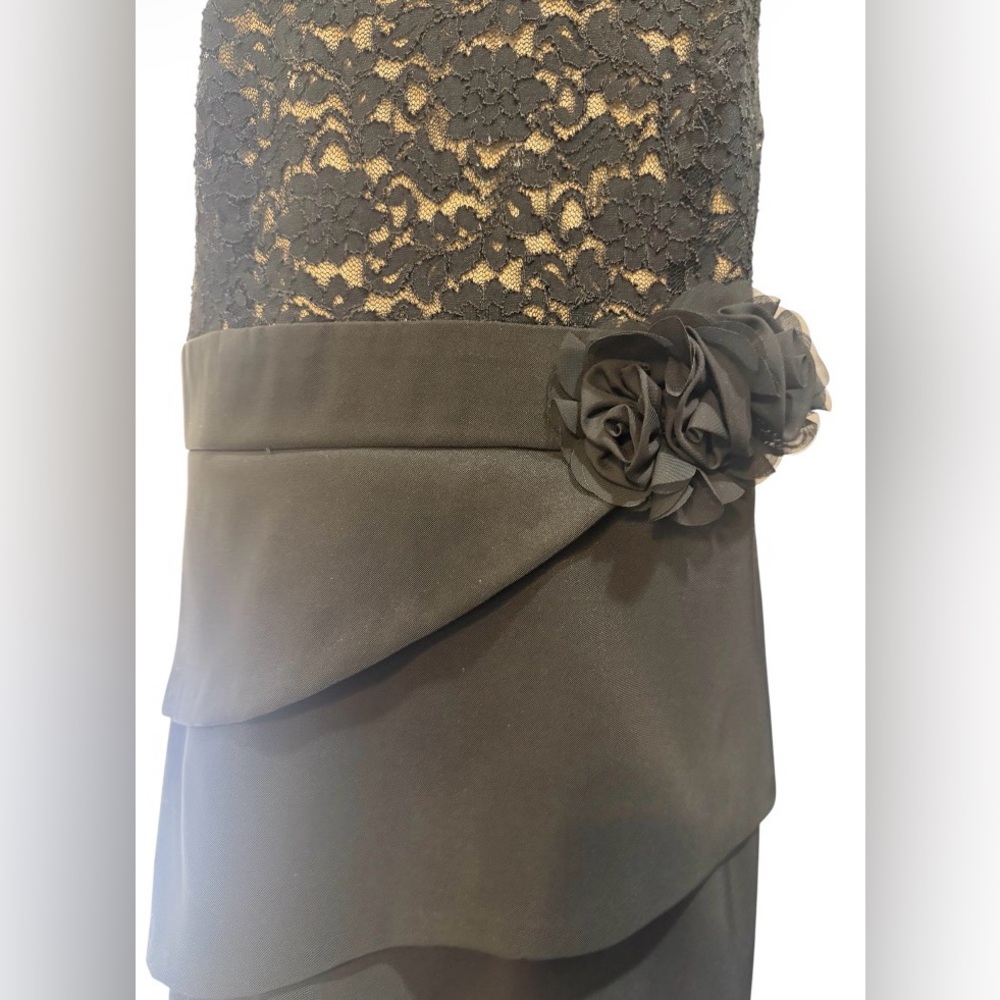 Black Lace Tiered Shift Dress with Floral Accent. Sleeveless. Size 16W. - Picture 4 of 12